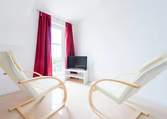 Villa Calming Area With Infinity Pool *